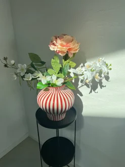 Basic u0026 More BETSY Vase (Ø 21 x 21cm) Burgandy Stribe><noscript><img width=