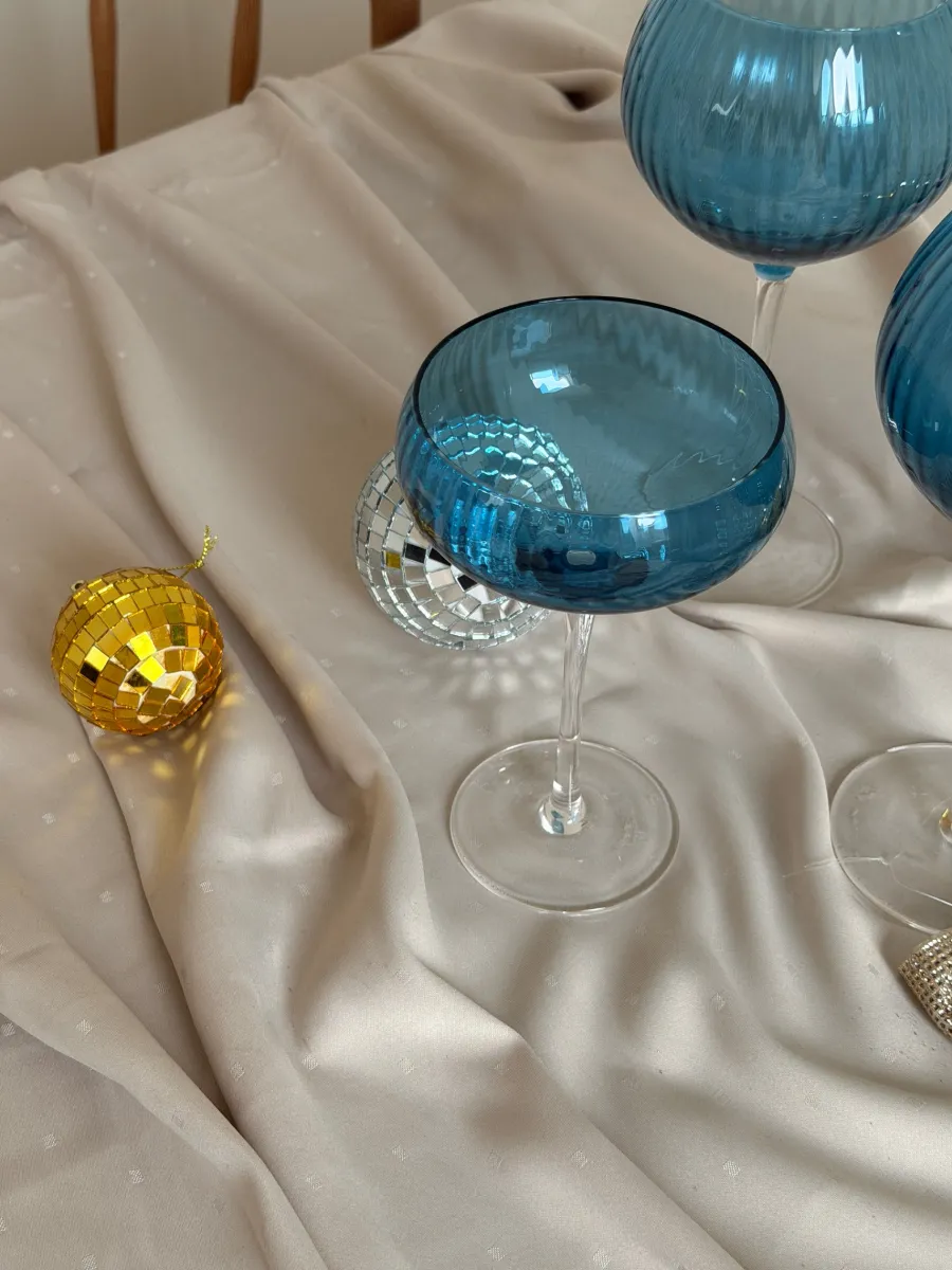 Basic u0026 More Cocktail Glas AILEEN Blå m. Transparent Stem> Julegaver Til Hende