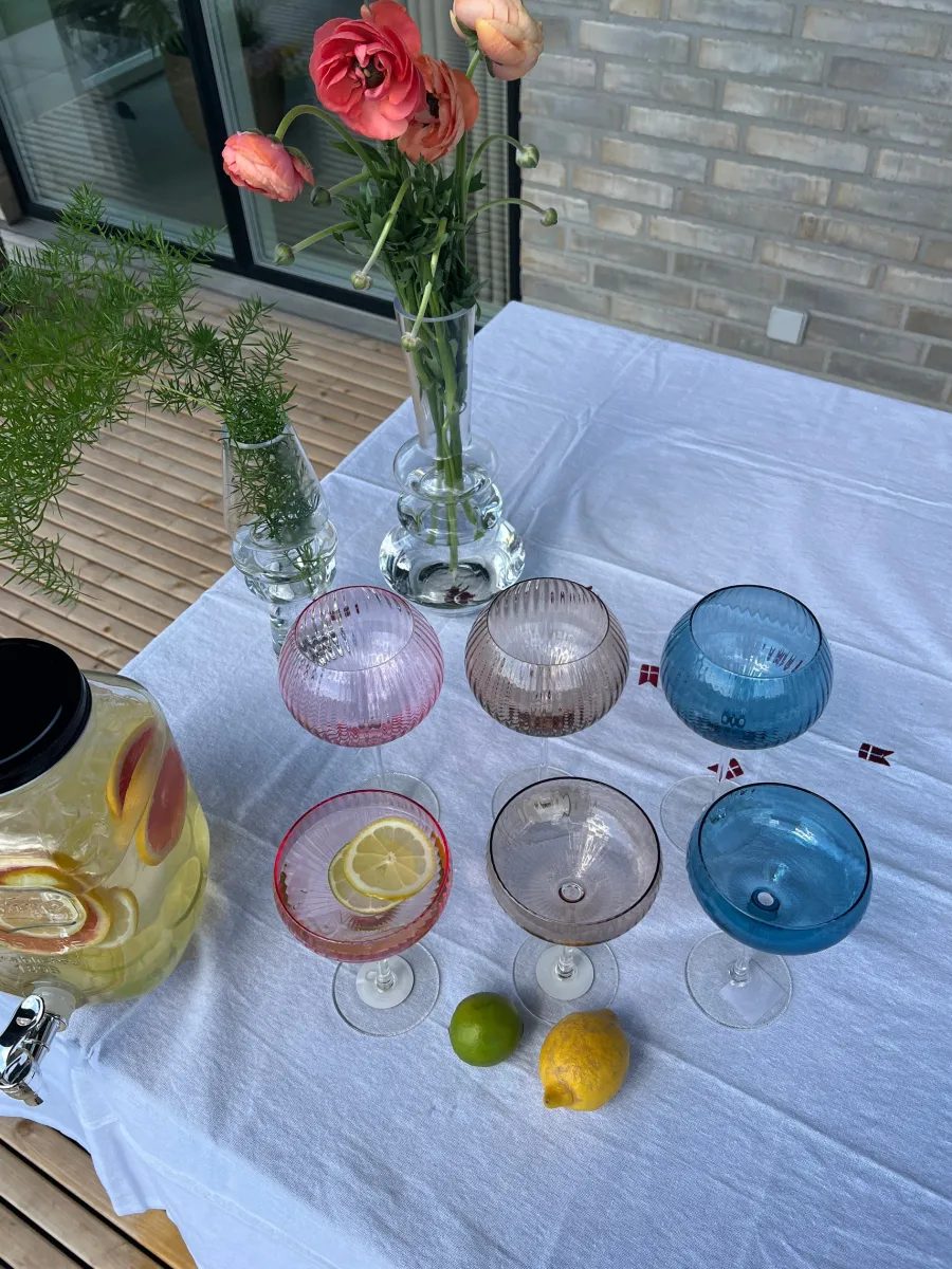 Basic u0026 More Cocktail Glas AILEEN Blå m. Transparent Stem> Julegaver Til Hende