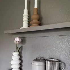 Basic u0026 More COSTI Lysestage (10,7x10,7x18,5cm) Hvid><noscript><img width=