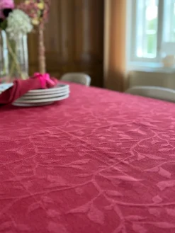 Basic u0026 More Dug i Jacquard METTE (140x320cm) Kirsebær Rød> Julegaver Til Hende|Duge