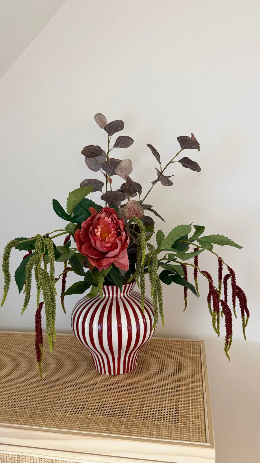 Basic u0026 More Evighedsbuket Efterårsglød m. Pæon og Røde Detaljer> Julegaver Til Hende|Blomster