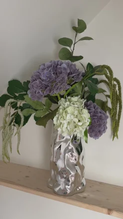 Basic u0026 More Evighedsbuket Lilla Drøm m. Hortensia og Eucalyptus><noscript><img width=