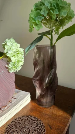 Basic u0026 More Glas Vase ANJO (H 25cm) Grå> Julegaver Til Hende|Vaser & Krukker