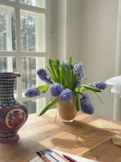 Ukendt Glasvase m/folder, cremefarvet><noscript><img width=