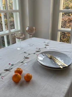 Basic u0026 More Juledug m Broderi (140x320cm)><noscript><img width=