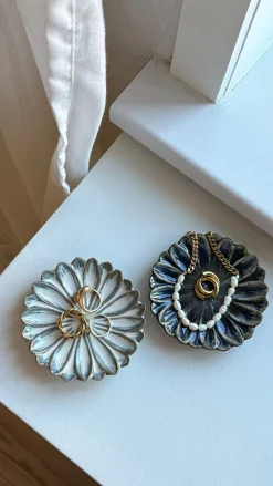 Basic u0026 More Lille Skål BENIT (10x10x1,7cm) Hvid><noscript><img width=