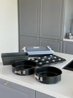 Basic u0026 More Muffinform til 12 muffins (38,5x27x3cm) Mørkegrå><noscript><img width=