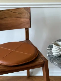 Basic u0026 More Rund Skindpude. Cognac><noscript><img width=