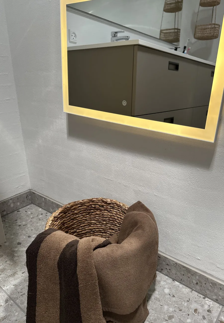 Basic u0026 More Spejl til Væg Hvid BIRTHE ( 60x40x4cm)> Julegaver Til Hende|Øvrigt Badtilbehør