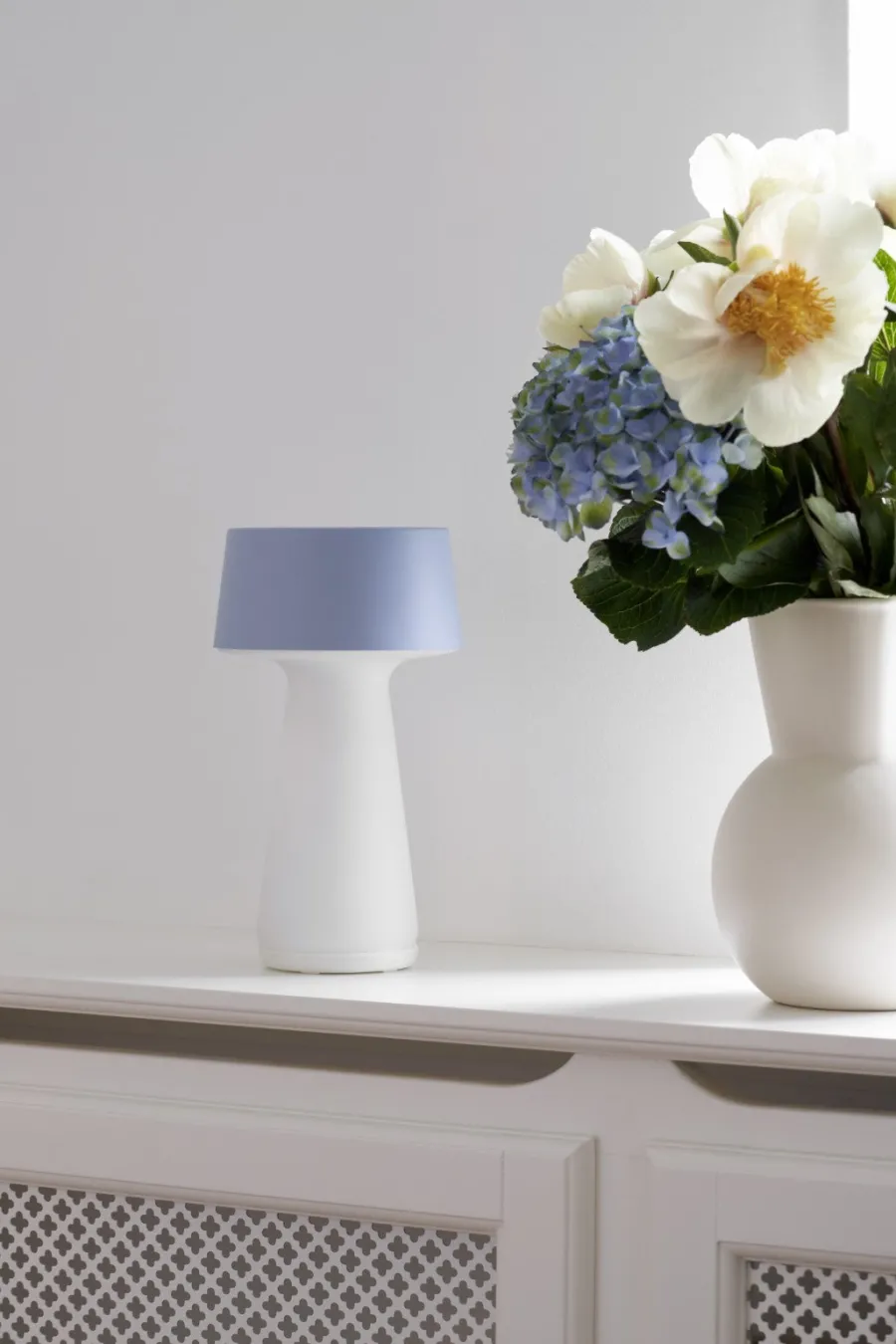 Spring Copenhagen - Ember Bordlampe (H: 23cm). Sky Blue> Bordlamper