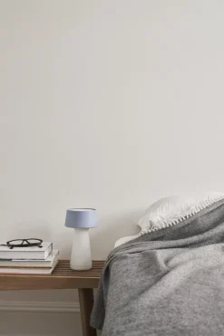 Spring Copenhagen - Ember Bordlampe (H: 23cm). Sky Blue><noscript><img width=