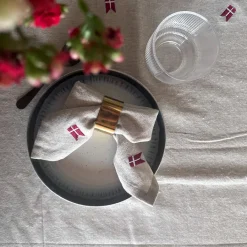 Basic u0026 More Stofserviet m. Broderet Dansk flag( 40x40cm) Hørfarve> Julegaver Til Hende|Julegaver Til Ham