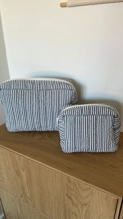 Basic u0026 More Toilettasker m Beige og Grå Stribe EASON ( 27x10x20cm) Stor> Julegaver Til Hende|Toilettasker