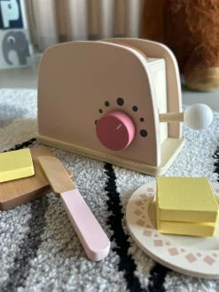 Basic u0026 More Trælegetøj Toaster Sæt><noscript><img width=