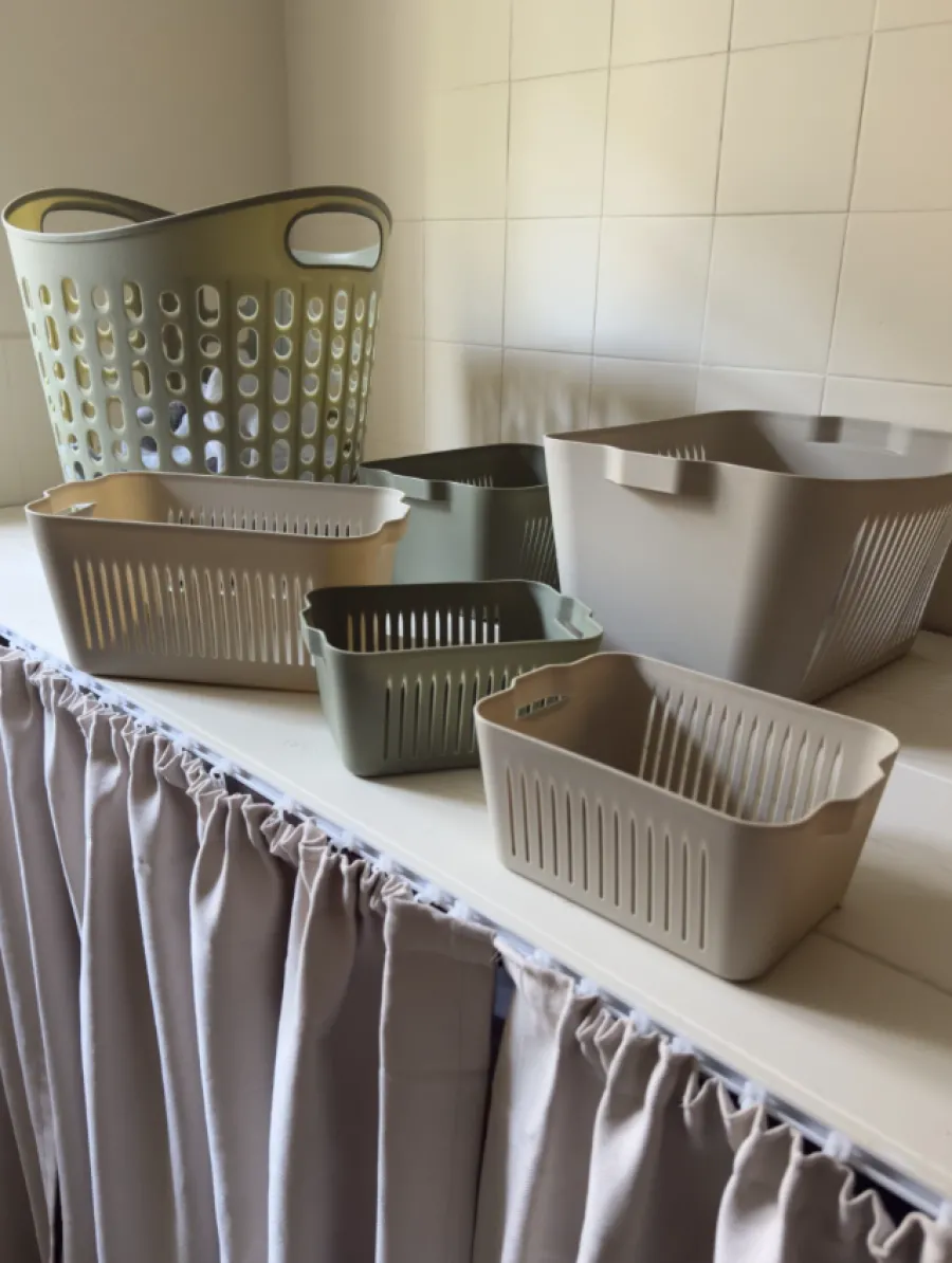 Basic u0026 More Vasketøjskurv plast i Beige MARTIN (Ø39x40 cm)> Opbevaring|Rengøring & Vask